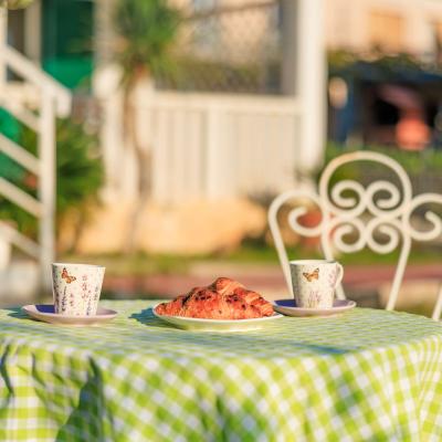 Blue Horizon Beach Escape Apartment 1 2