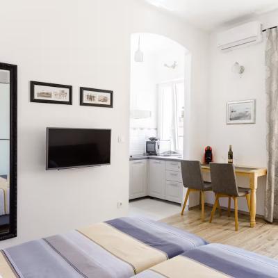 Apartment In 11th Century 1 8